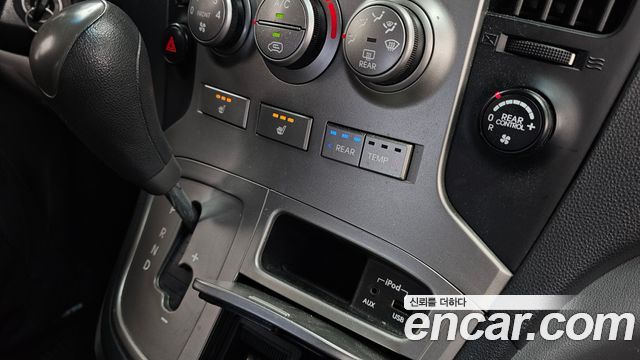 Hyundai Grand Starex 12-Seater Wagon CVX Luxury 2014 — фото 18