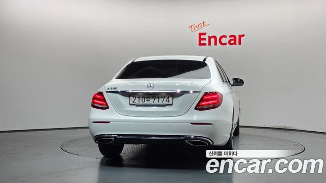 Mercedes-Benz E-Class (W213) E300 Avantgarde 2020 — фото 4