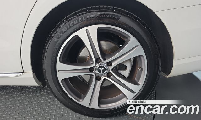 Mercedes-Benz E-Class (W213) E300 Avantgarde 2020 — фото 21