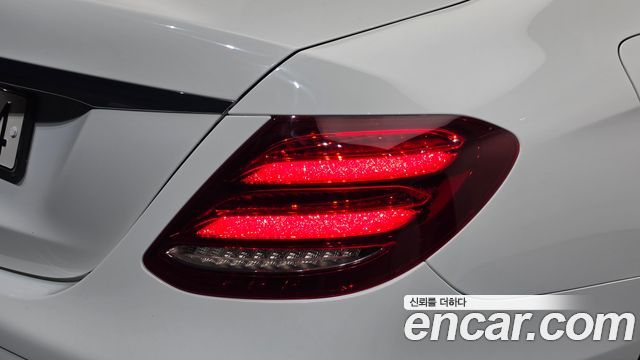 Mercedes-Benz E-Class (W213) E300 Avantgarde 2020 — фото 23