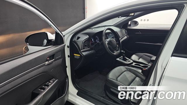 Hyundai Avante (AD) 1.6 GDI Value Plus 2018 — фото 10