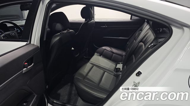 Hyundai Avante (AD) 1.6 GDI Value Plus 2018 — фото 11
