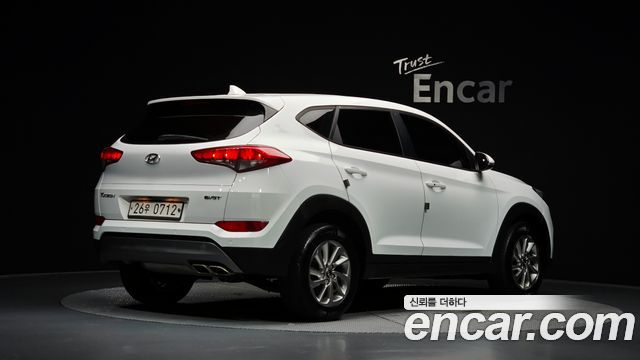 Hyundai Tucson Diesel 2.0 2WD Style 2016 — фото 2