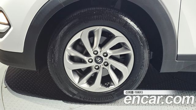 Hyundai Tucson Diesel 2.0 2WD Style 2016 — фото 5