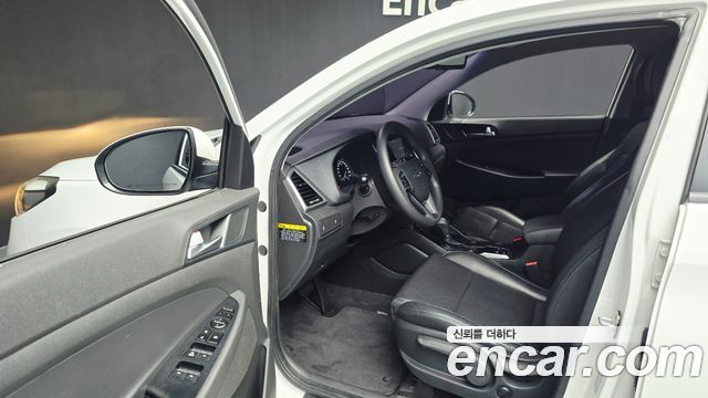 Hyundai Tucson Diesel 2.0 2WD Style 2016 — фото 10