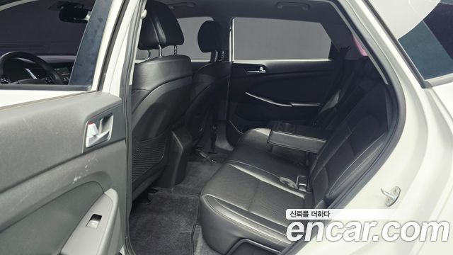 Hyundai Tucson Diesel 2.0 2WD Style 2016 — фото 11