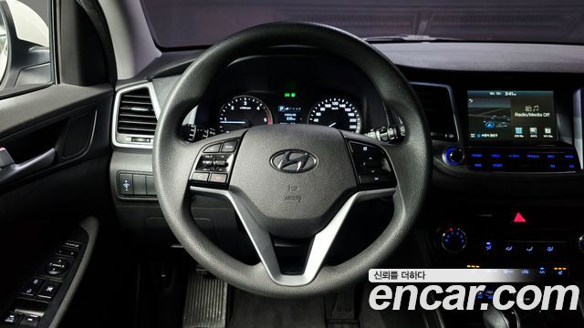 Hyundai Tucson Diesel 2.0 2WD Style 2016 — фото 13