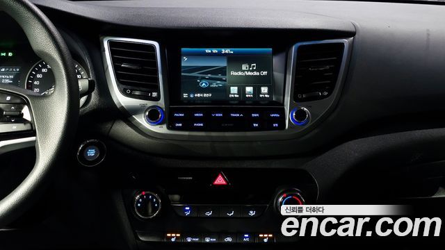 Hyundai Tucson Diesel 2.0 2WD Style 2016 — фото 14
