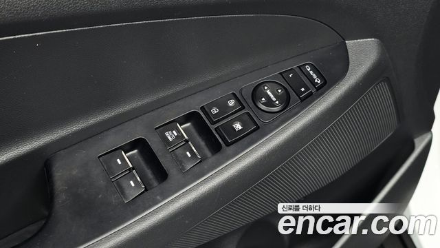 Hyundai Tucson Diesel 2.0 2WD Style 2016 — фото 15