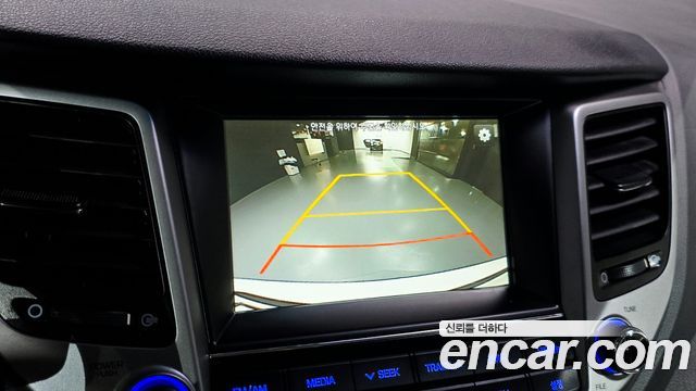 Hyundai Tucson Diesel 2.0 2WD Style 2016 — фото 16