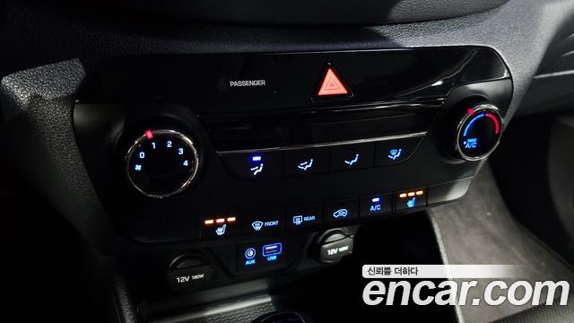 Hyundai Tucson Diesel 2.0 2WD Style 2016 — фото 18