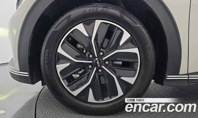 Kia EV6 Long Range Air 2023 — фото 5