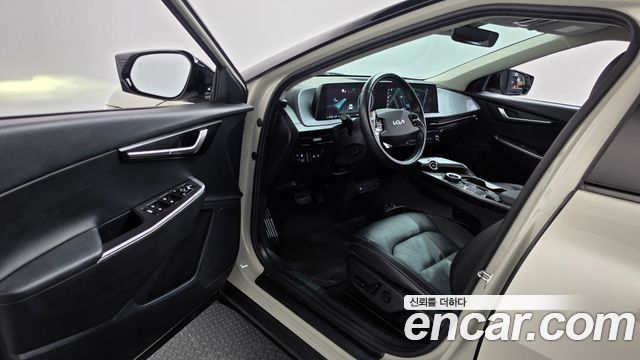 Kia EV6 Long Range Air 2023 — фото 10