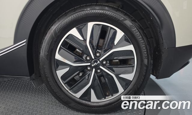 Kia EV6 Long Range Air 2023 — фото 21