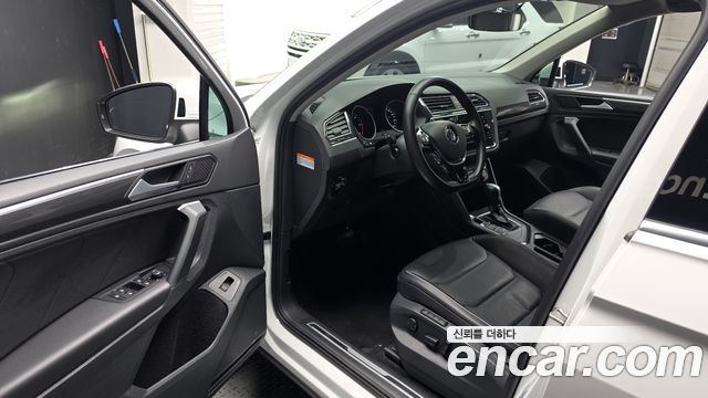 Volkswagen Tiguan (II) 2.0 TDI Premium 2020 — фото 10