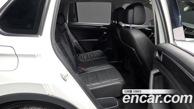 Volkswagen Tiguan (II) 2.0 TDI Premium 2020 — фото 11