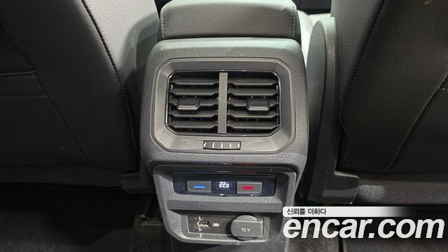 Volkswagen Tiguan (II) 2.0 TDI Premium 2020 — фото 18