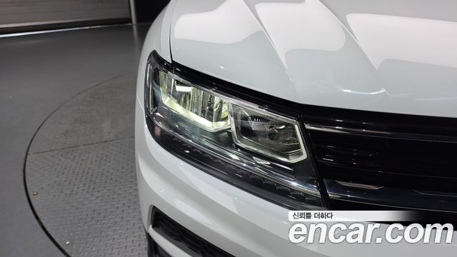 Volkswagen Tiguan (II) 2.0 TDI Premium 2020 — фото 22