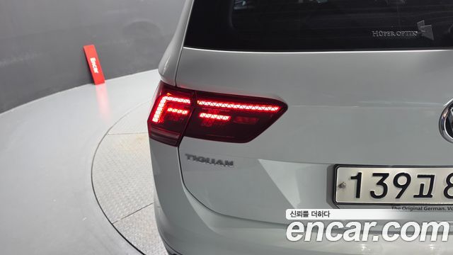 Volkswagen Tiguan (II) 2.0 TDI Premium 2020 — фото 23