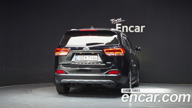 Kia Sorento Diesel 2.0 2WD Noblesse Special 2016 — фото 4
