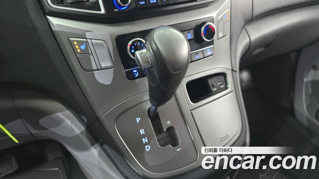 Hyundai Grand Starex Van 3-Seater Smart 2021 — фото 9