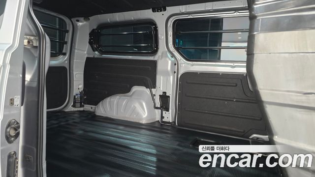 Hyundai Grand Starex Van 3-Seater Smart 2021 — фото 11