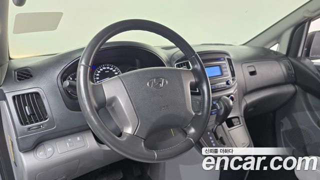 Hyundai Grand Starex Van 3-Seater Smart 2021 — фото 12