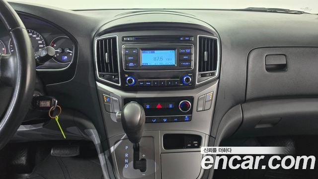 Hyundai Grand Starex Van 3-Seater Smart 2021 — фото 13