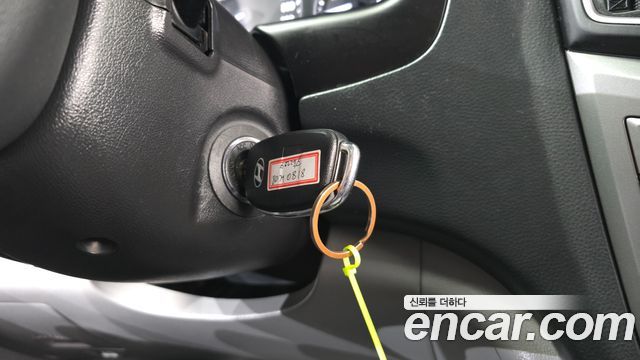 Hyundai Grand Starex Van 3-Seater Smart 2021 — фото 16