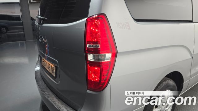Hyundai Grand Starex Van 3-Seater Smart 2021 — фото 23