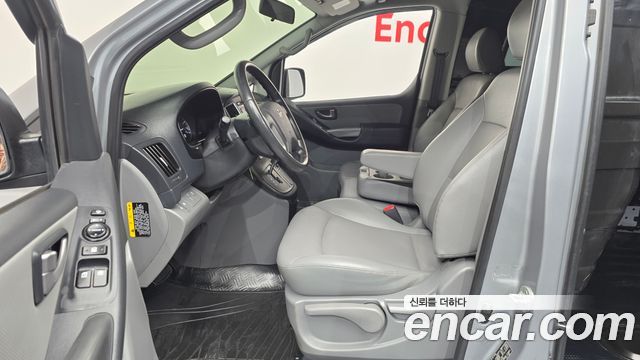Hyundai Grand Starex Van 3-Seater Smart 2021 — фото 27