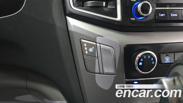Hyundai Grand Starex Van 3-Seater Smart 2021 — фото 28