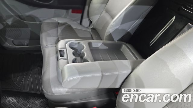 Hyundai Grand Starex Van 3-Seater Smart 2021 — фото 30