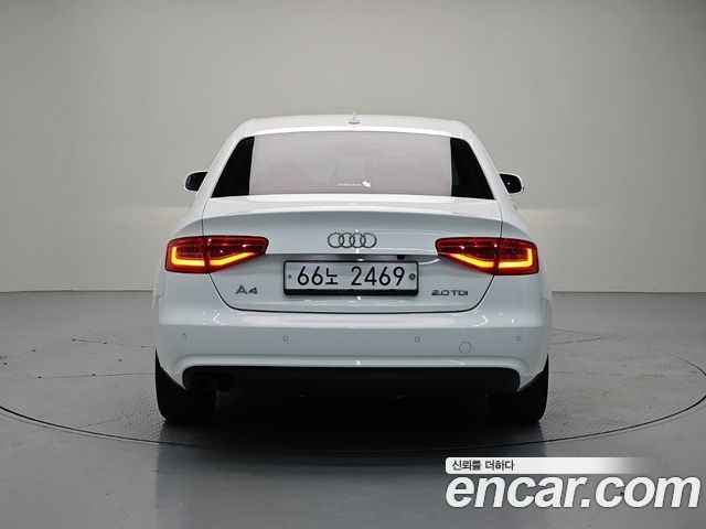 Audi A4 2.0 TDI B8 2013 — фото 3