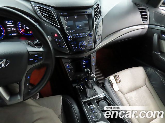 Hyundai i40 Saloon 1.7 VGT D SPEC 2016 — фото 15