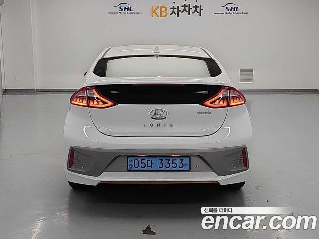 Hyundai Ioniq Electric Q 2018 — фото 3