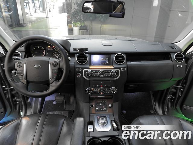 Land Rover Discovery 4 3.0 SDV6 SE 2016 — фото 7