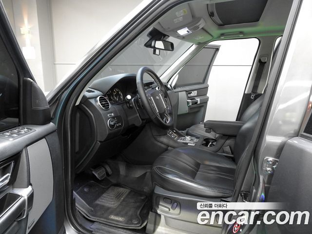 Land Rover Discovery 4 3.0 SDV6 SE 2016 — фото 10