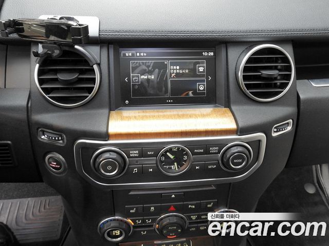Land Rover Discovery 4 3.0 SDV6 SE 2016 — фото 21