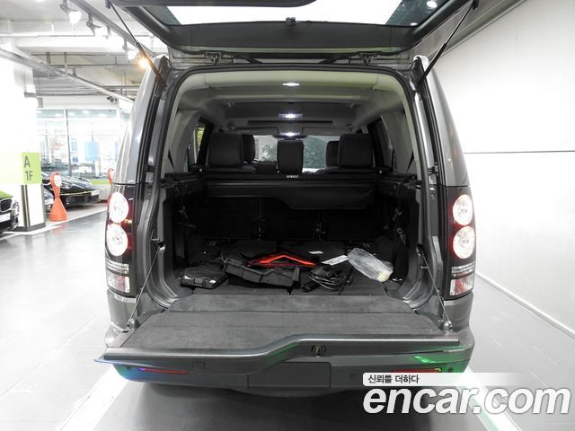 Land Rover Discovery 4 3.0 SDV6 SE 2016 — фото 24