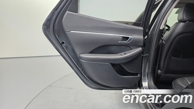 Hyundai Sonata Hybrid (DN8) Premium Family 2021 — фото 25