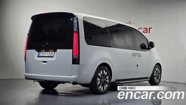 Hyundai Staria L3.5 Lounge 9-Seater Inspiration 2024 — фото 2