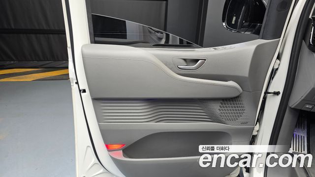 Hyundai Staria L3.5 Lounge 9-Seater Inspiration 2024 — фото 24