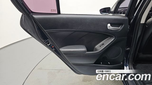 Kia K3 Trendy Style 2018 — фото 31