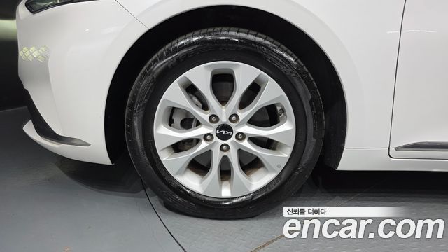Kia K8 2.5 Gasoline 2WD Noblesse 2023 — фото 5