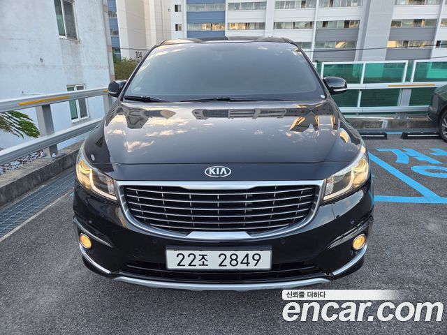 Kia Carnival 9-seater Noblesse 2016 — фото 2
