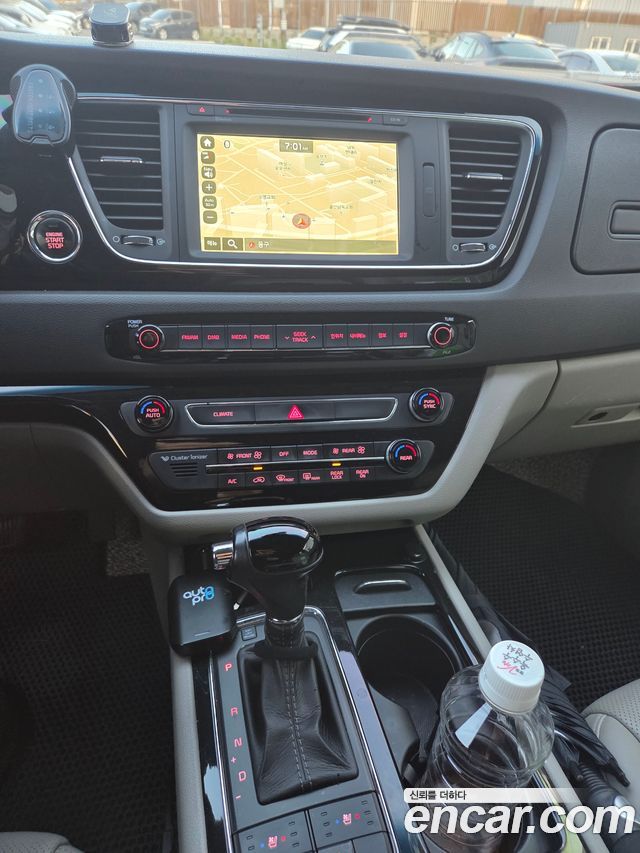 Kia Carnival 9-seater Noblesse 2016 — фото 3