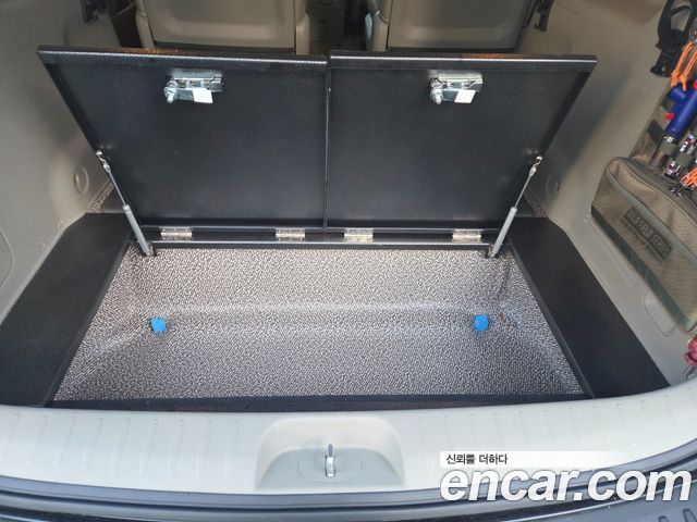 Kia Carnival 9-seater Noblesse 2016 — фото 13