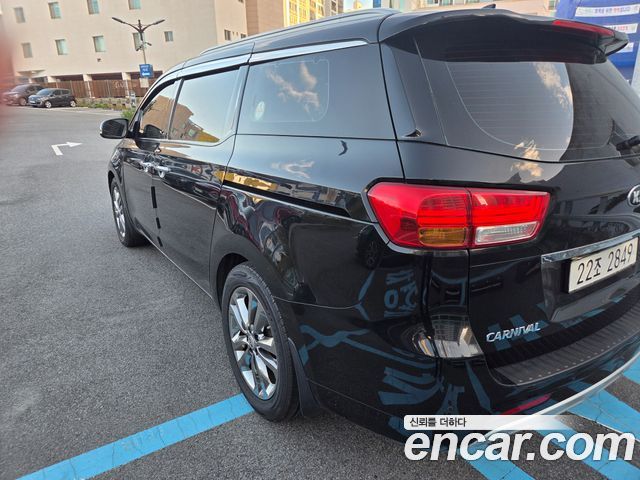 Kia Carnival 9-seater Noblesse 2016 — фото 15