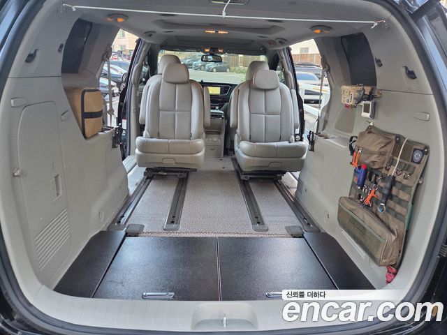 Kia Carnival 9-seater Noblesse 2016 — фото 16